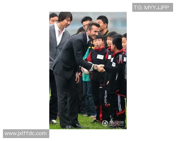 足球明星们的皮鞋选择揭秘时尚与性能的完美结合