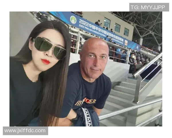 足球明星妻子年龄大揭秘谁是最大的伴侣引发热议